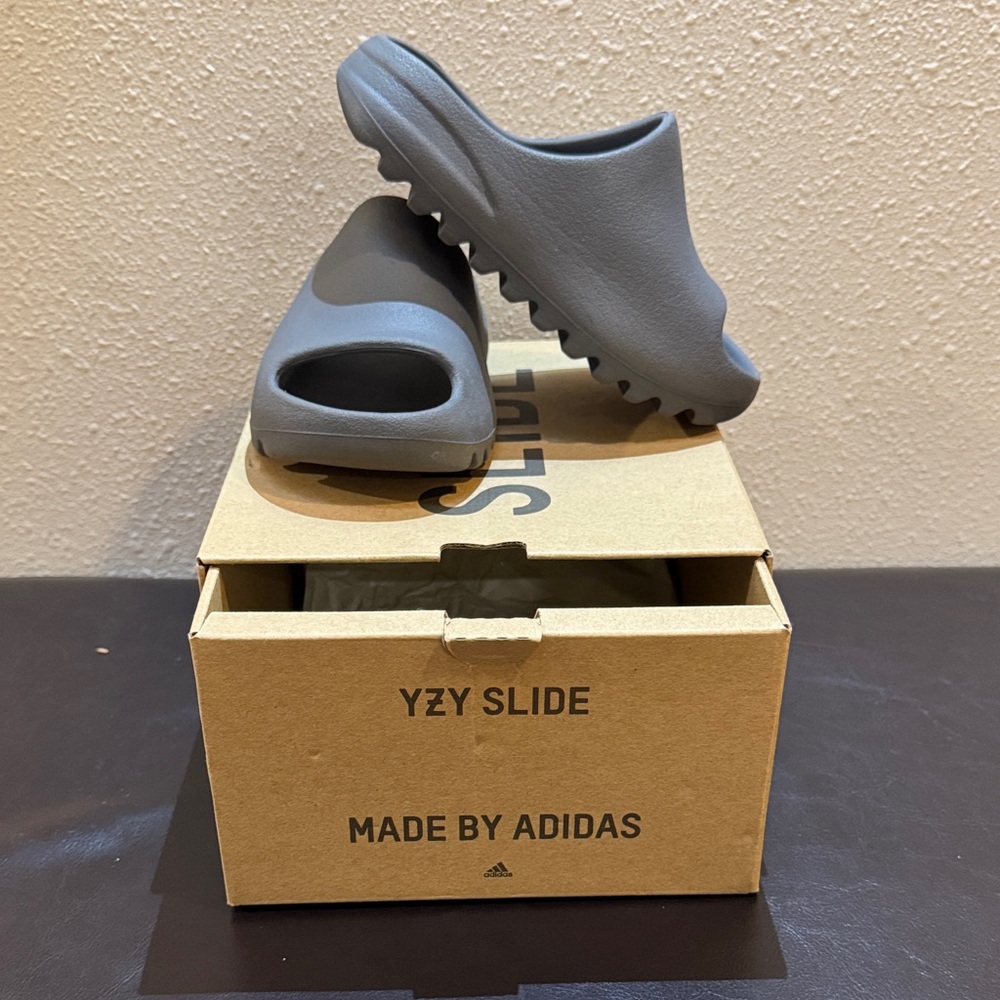 Adidas YZY Slide in Dark Gray